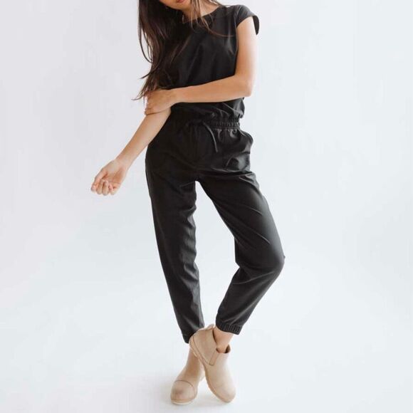 NWOT Albion Cap Sleeve Black Jumpsuit Romper Women's Small - Picture 1 of 16